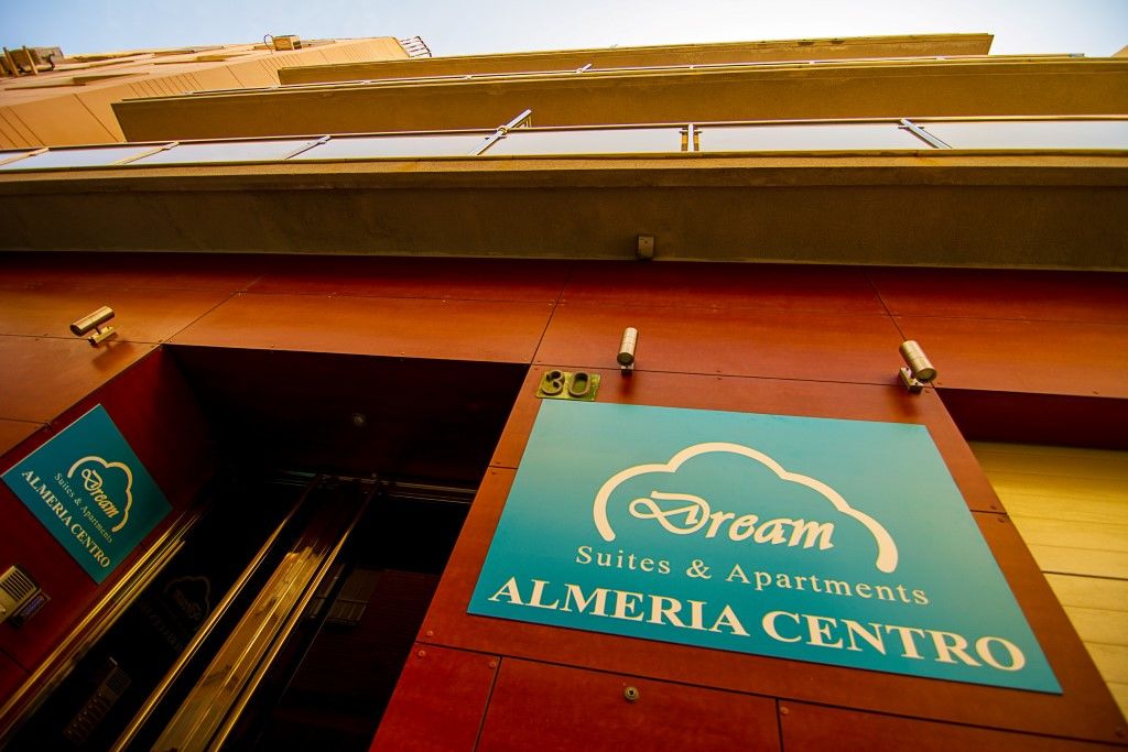 Dream Suites And Apartments Almeria Centro المظهر الخارجي الصورة